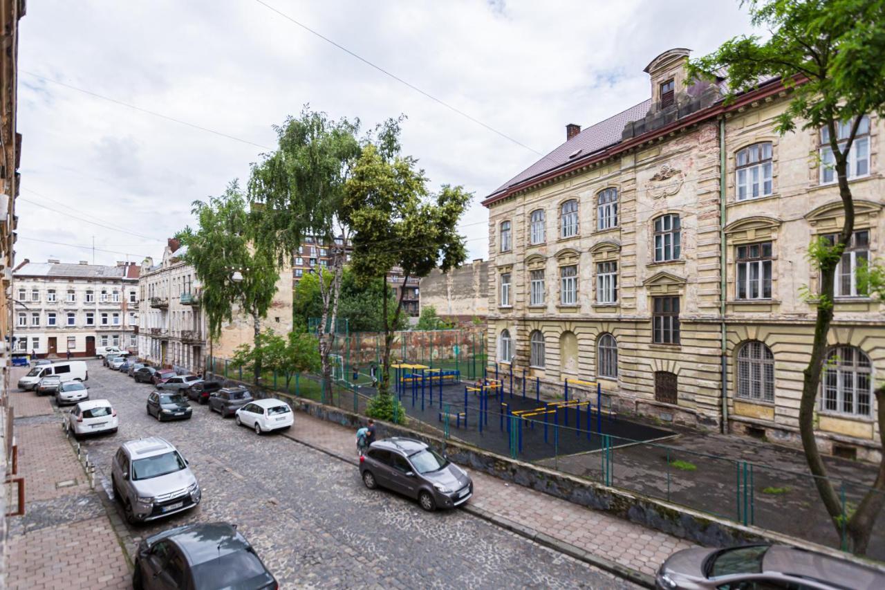 Сучасна Квартира У Львові Вулиця Дарії Гусяк 9 Lviv Exterior foto